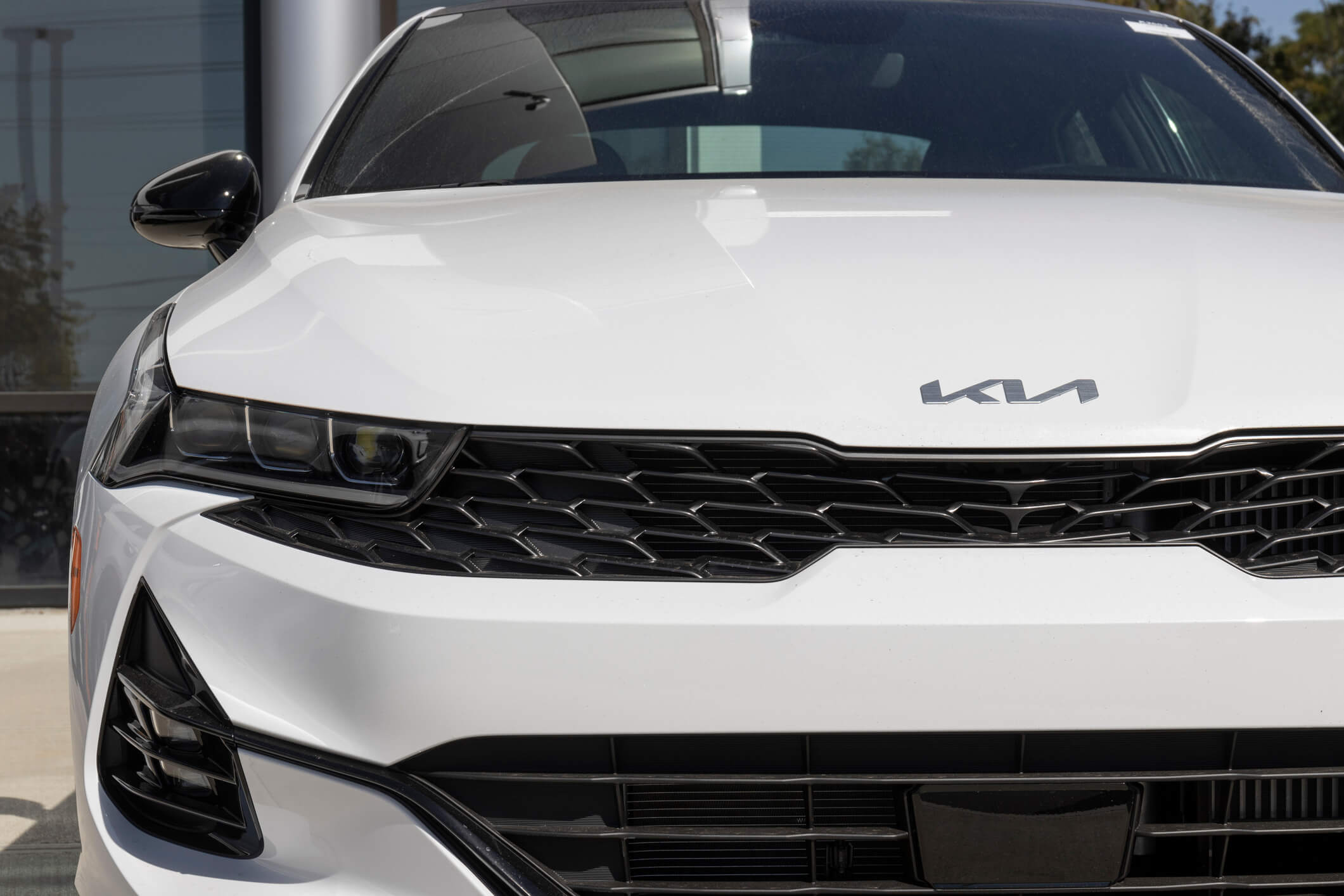 Kia Certified Auto Body Shop Los Angeles – exterior view