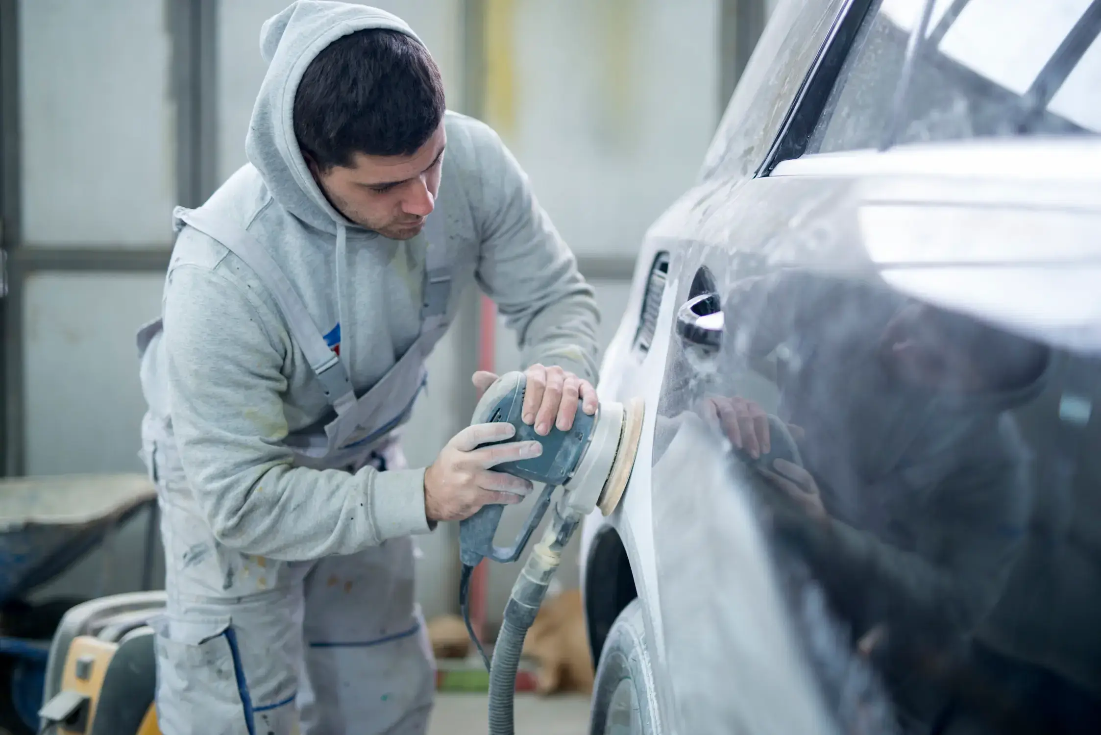 car-buffing-tech Technician buffing car
